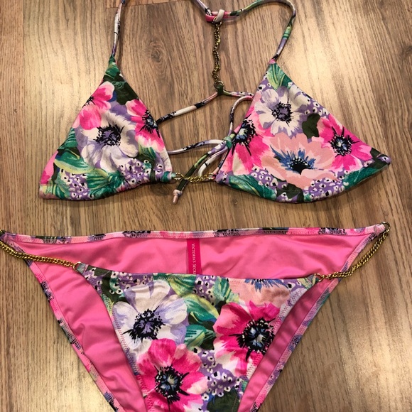 Victoria’s Secret Bikini. - Picture 2 of 5